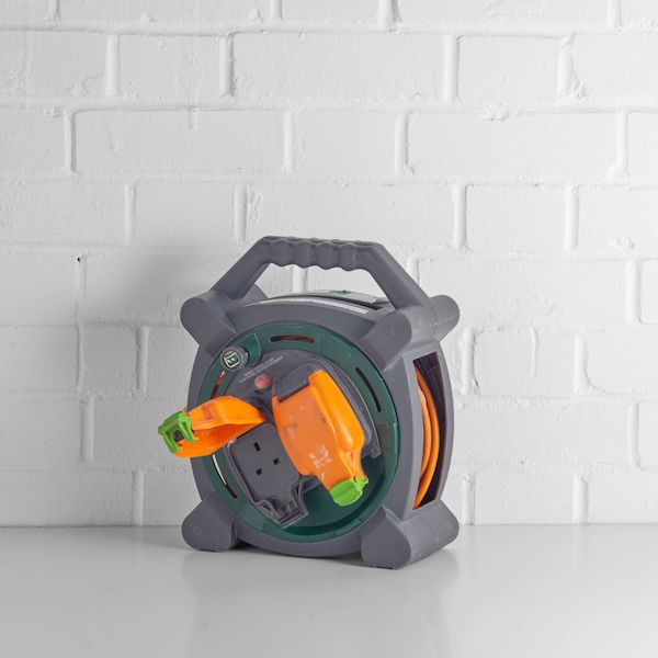 thumbnail image 2 of Eagle 25m Outdoor Extension Lead Reel – IP54 Weatherproof, Thermal Cutout, 2 Sockets (UK Plug) 2 of 6